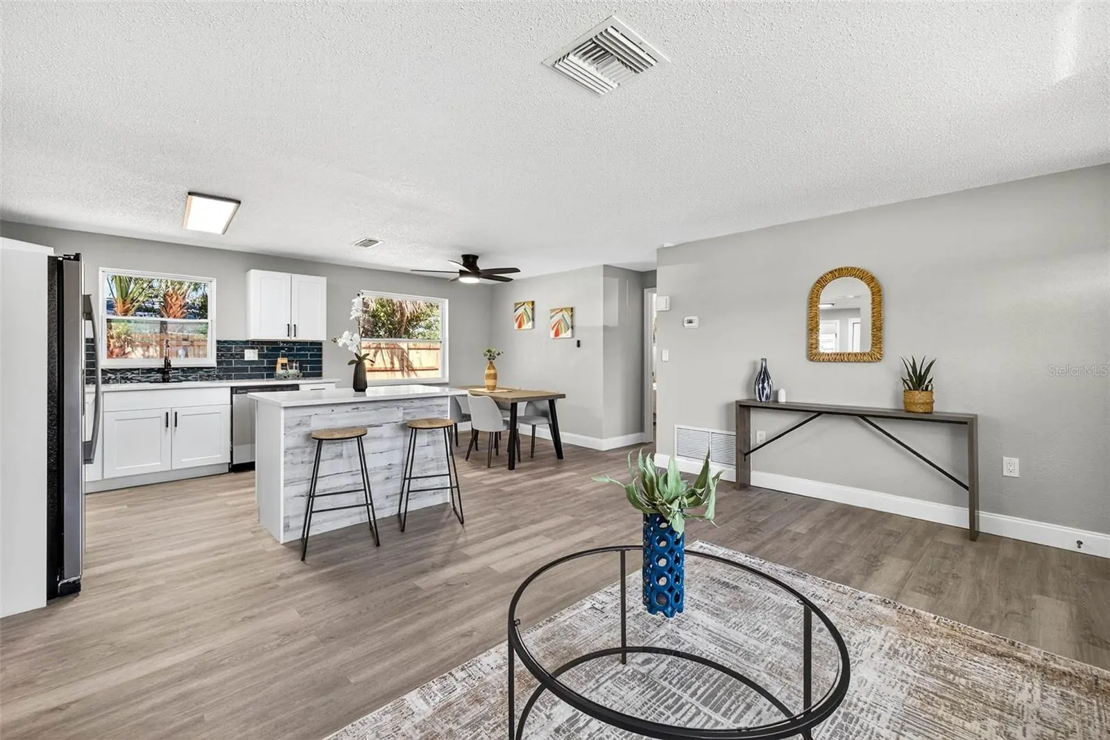 1486 CAROLYN LN