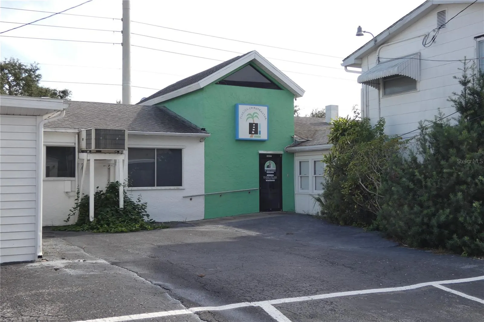 5621 CENTRAL AVE