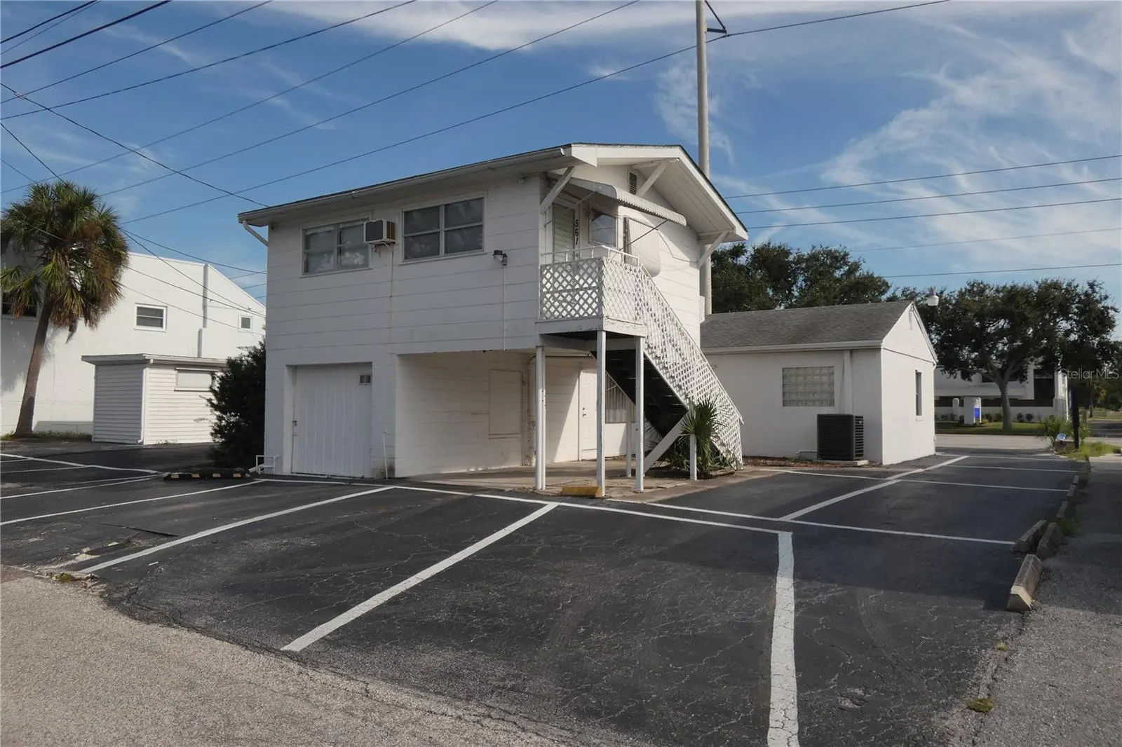 5621 CENTRAL AVE