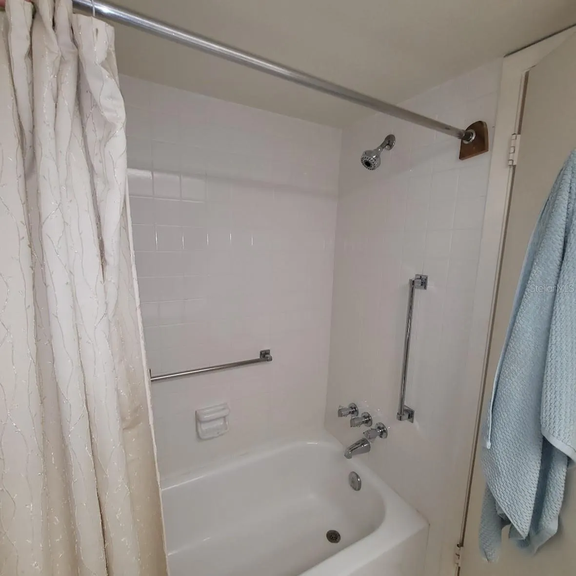 4920 LOCUST ST NE #203, #203