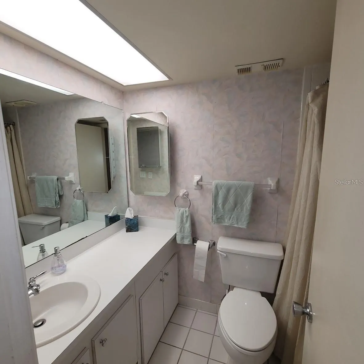4920 LOCUST ST NE #203, #203