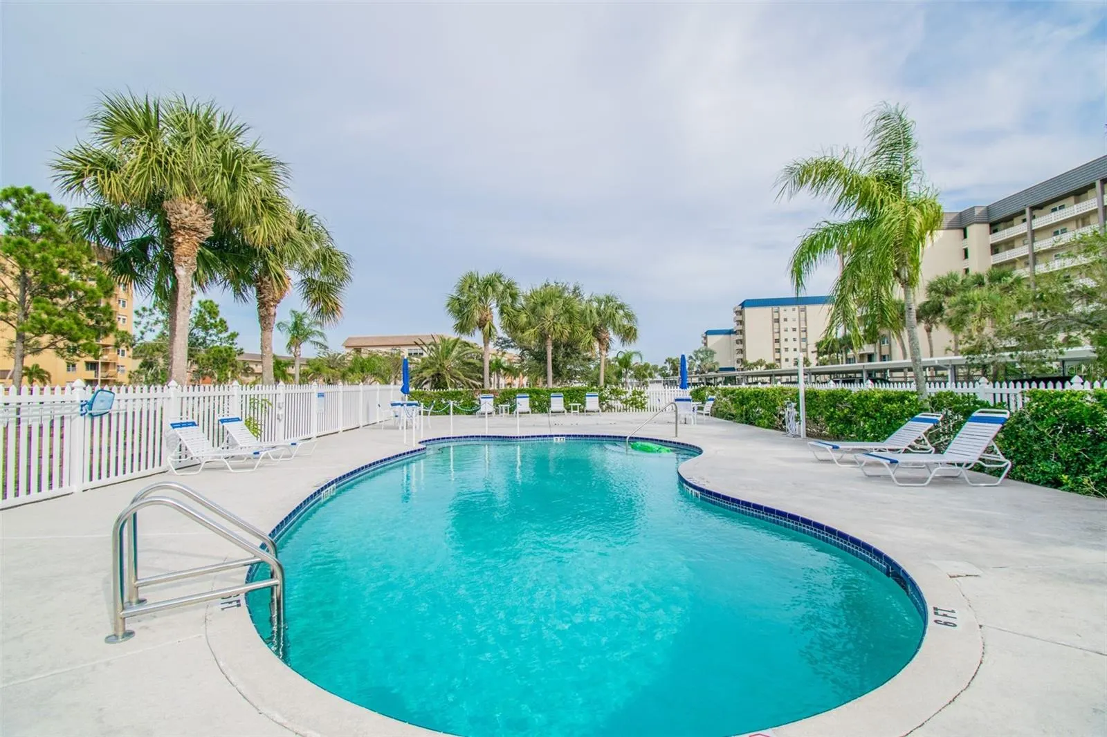 5 ISLAND PARK PL ##305, ##305