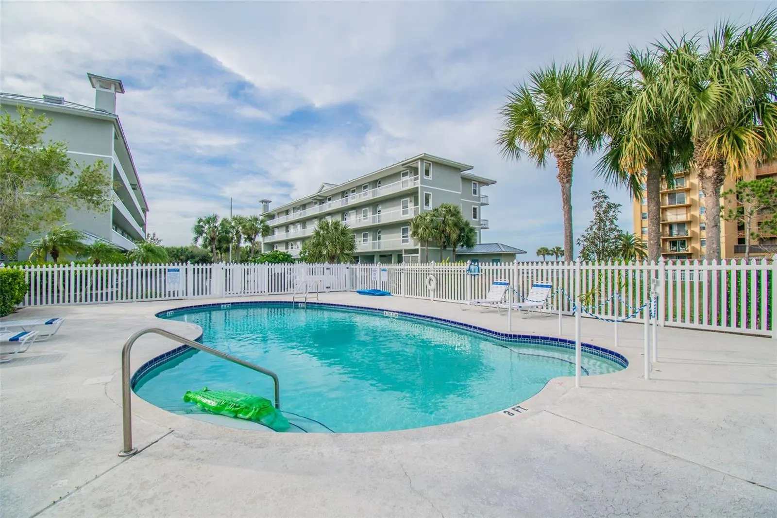5 ISLAND PARK PL ##305, ##305