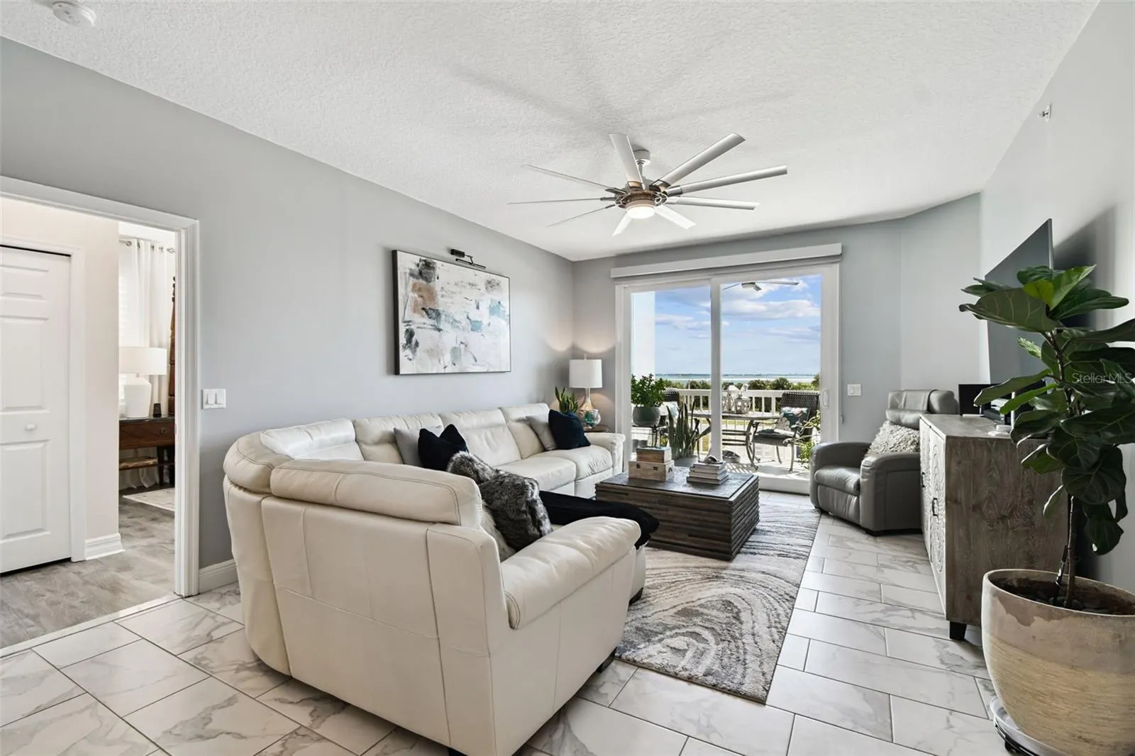 5 ISLAND PARK PL ##305, ##305