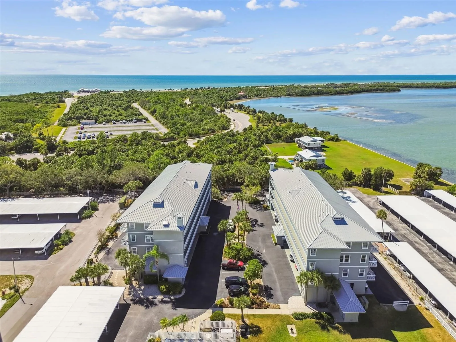 5 ISLAND PARK PL ##305, ##305