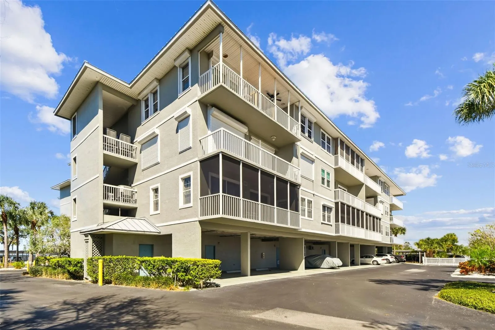 5 ISLAND PARK PL ##305, ##305