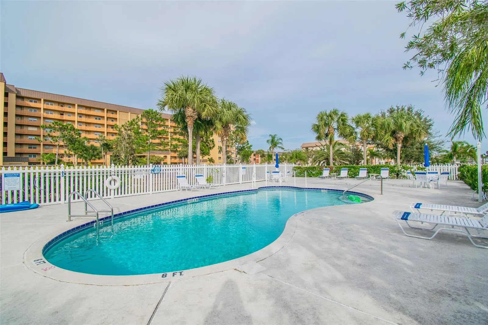 5 ISLAND PARK PL ##305, ##305