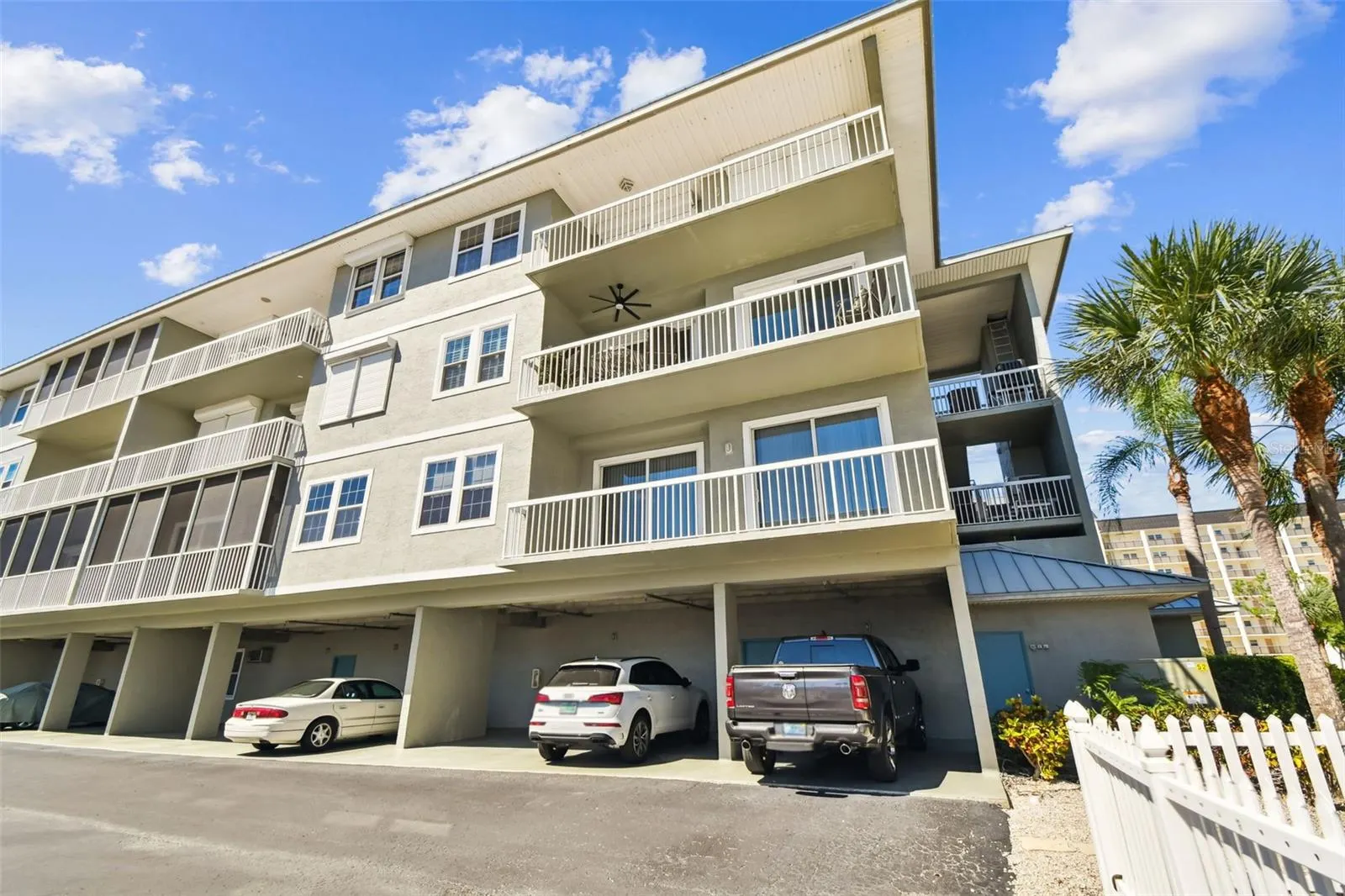 5 ISLAND PARK PL ##305, ##305