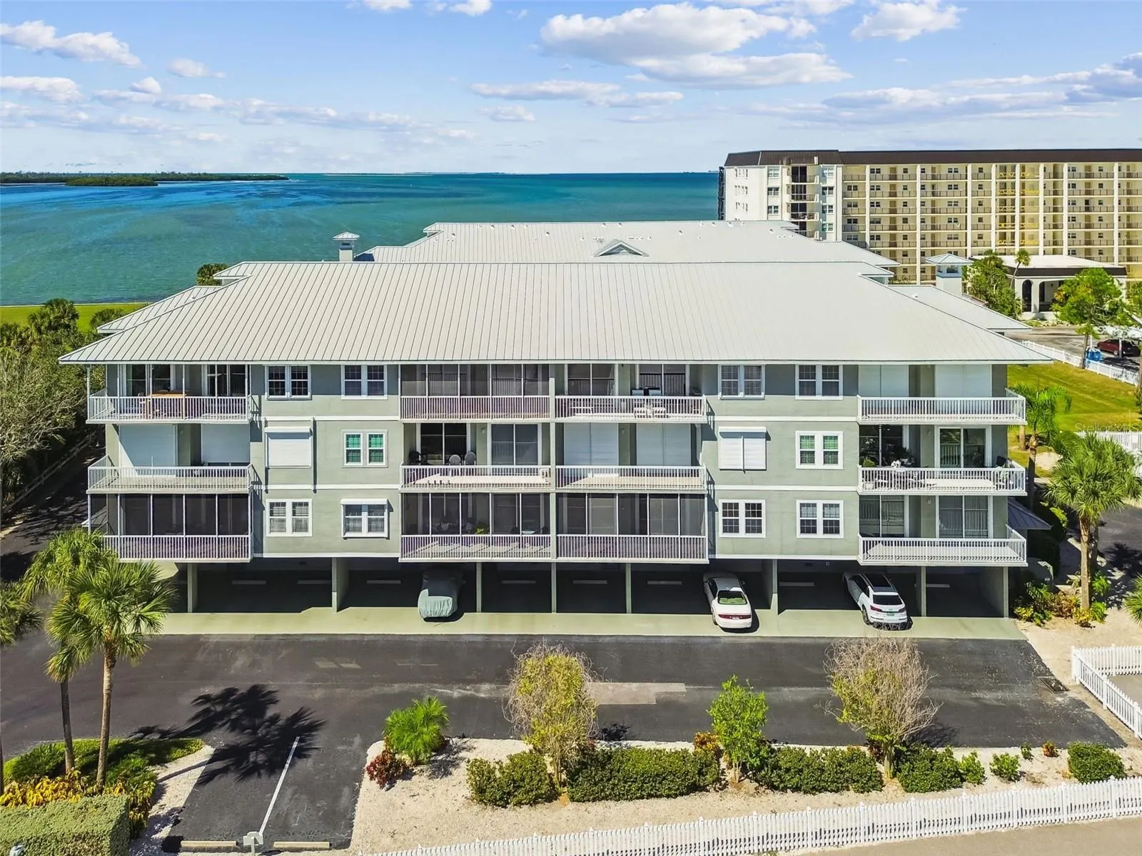 5 ISLAND PARK PL ##305, ##305