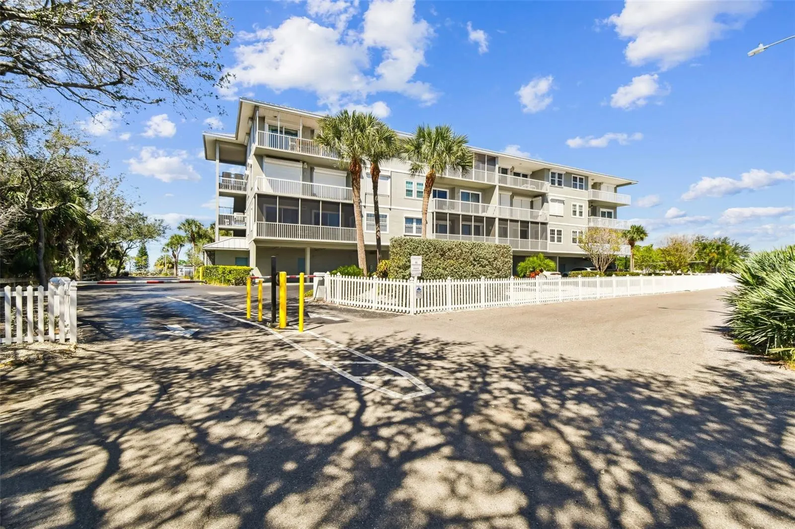 5 ISLAND PARK PL ##305, ##305