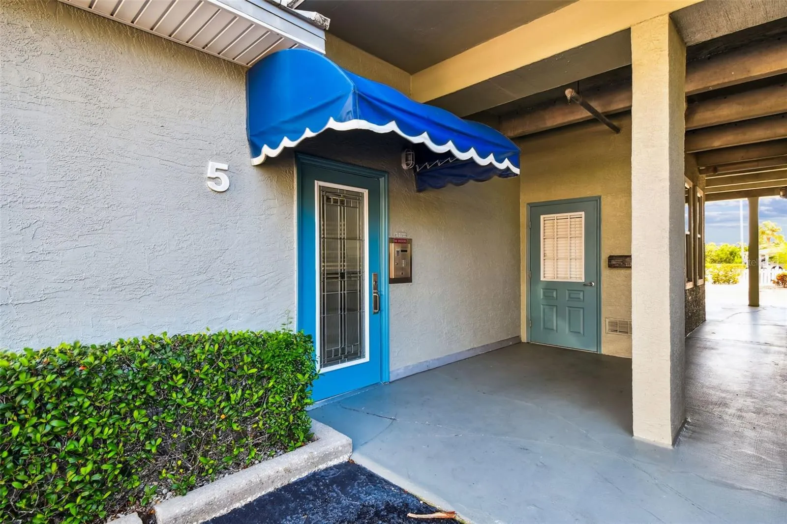 5 ISLAND PARK PL ##305, ##305