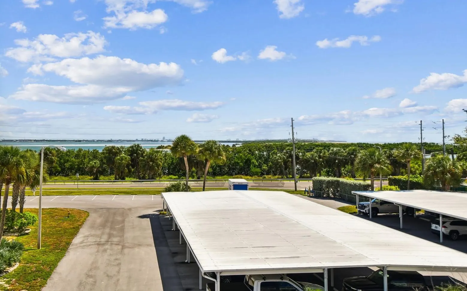 5 ISLAND PARK PL ##305, ##305