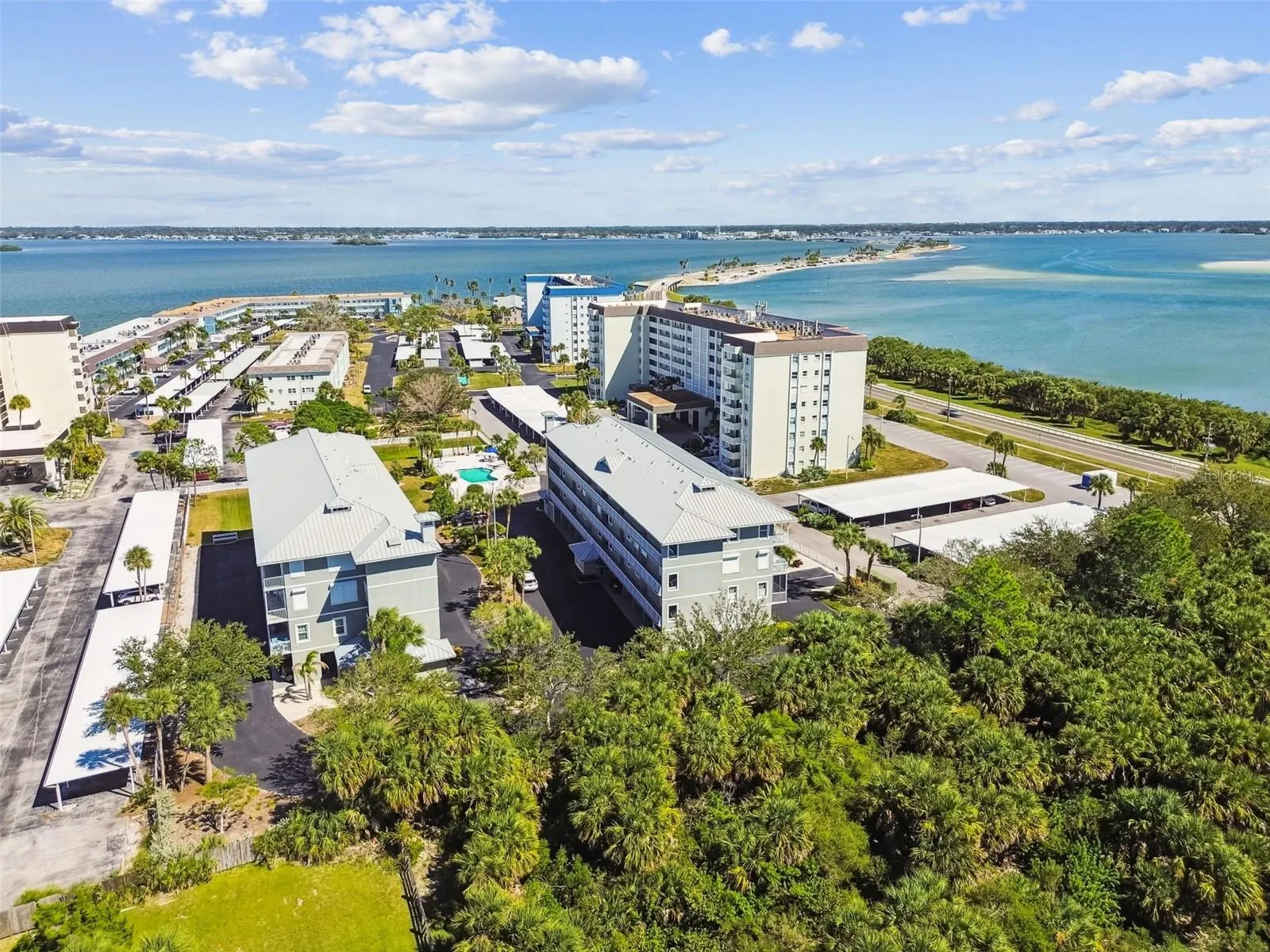 5 ISLAND PARK PL ##305, ##305