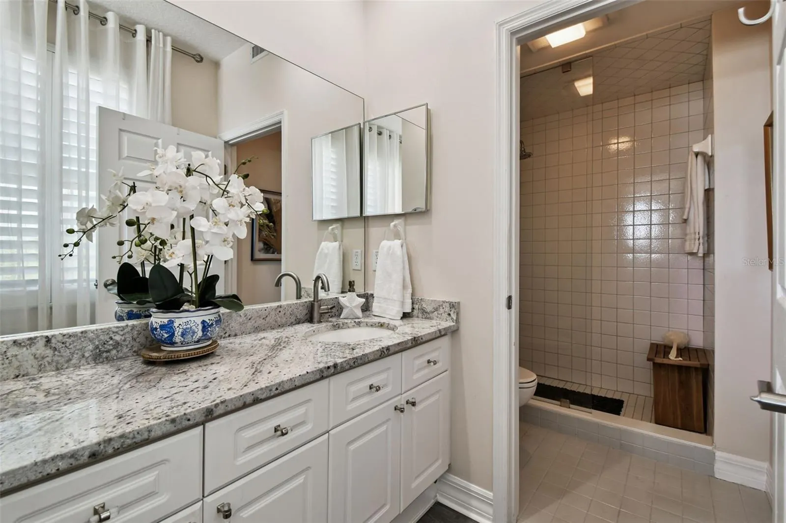 5 ISLAND PARK PL ##305, ##305