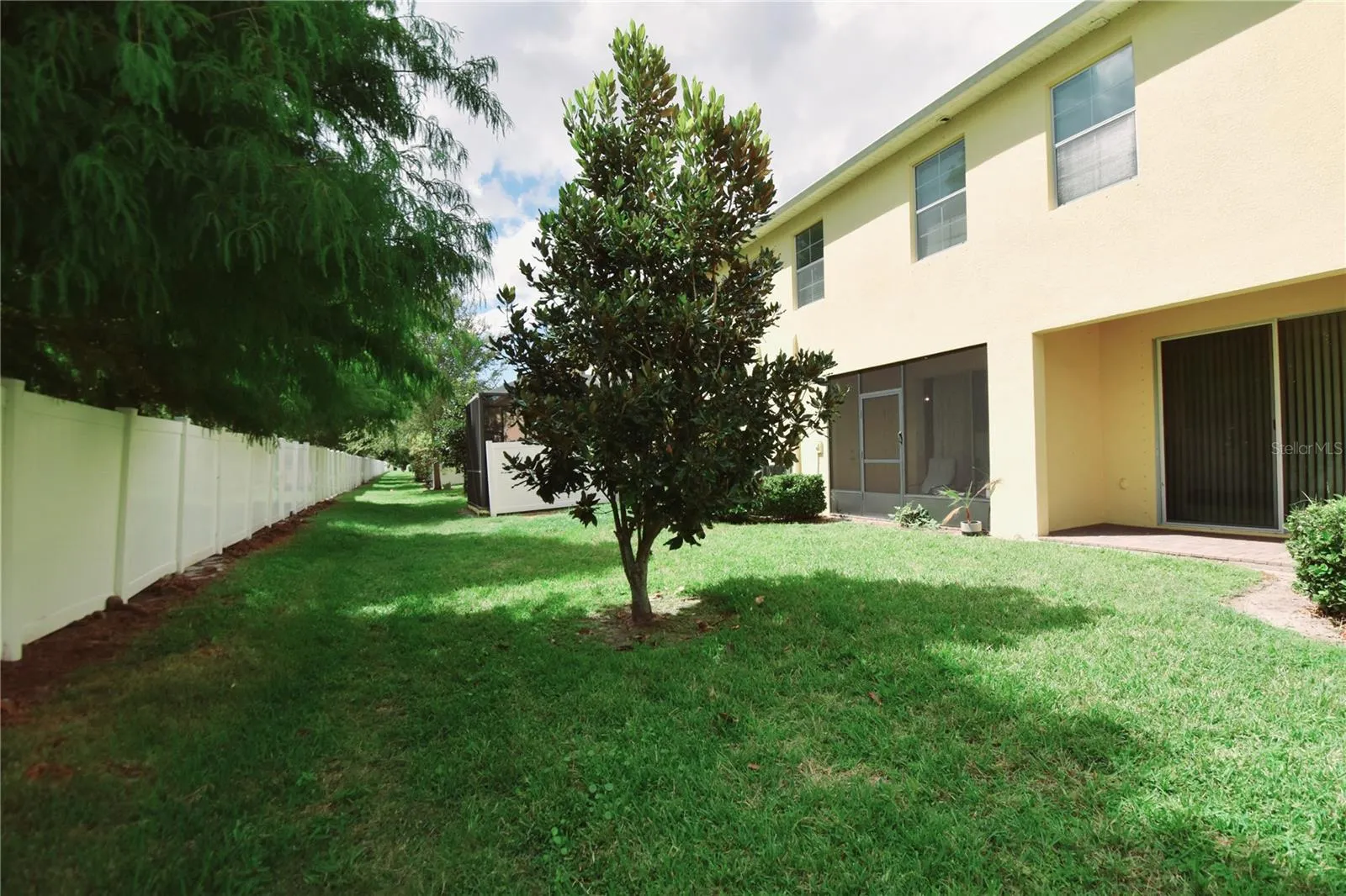 9540 TRUMPET VINE LOOP