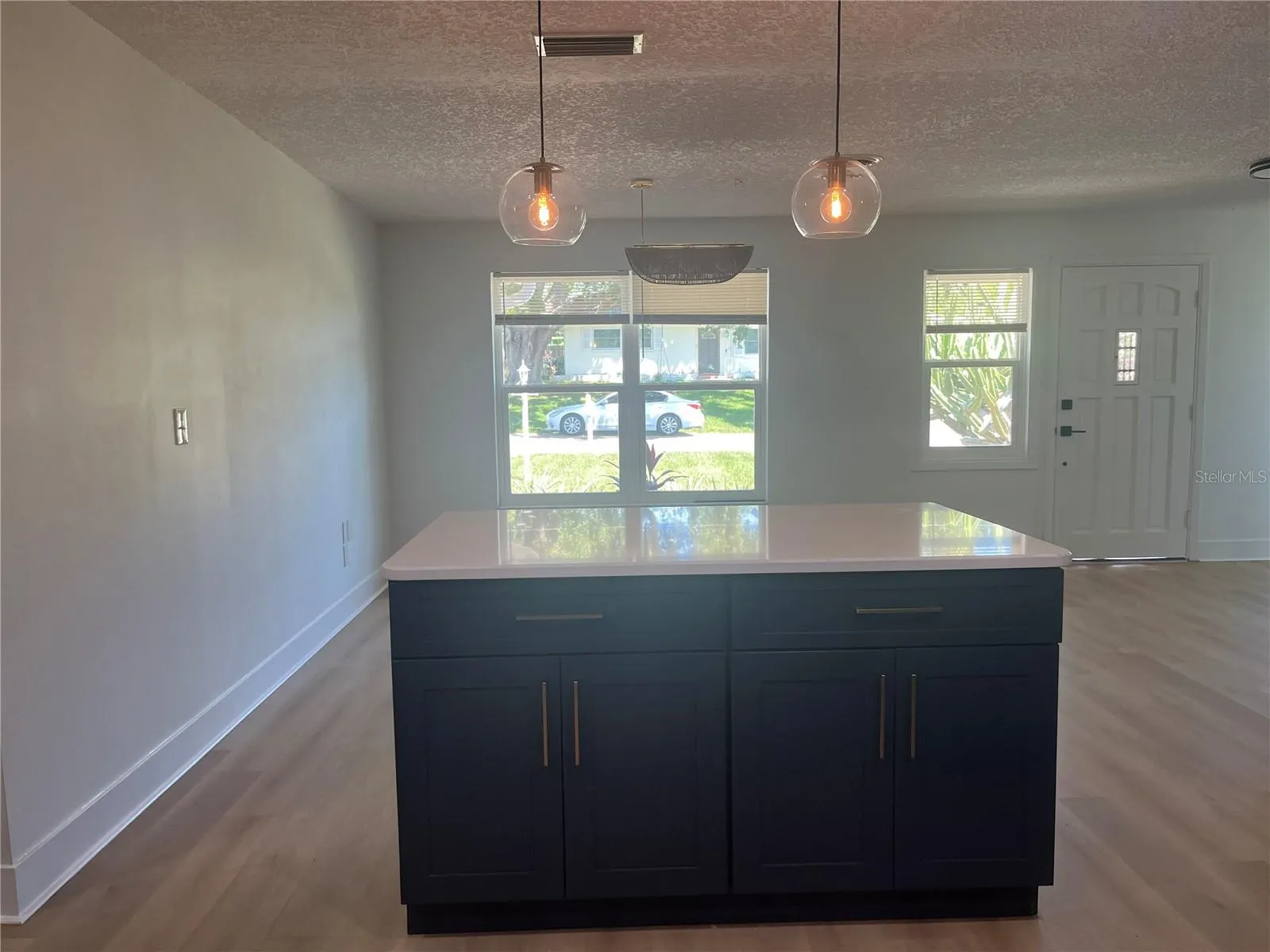 2017 REBECCA DR
