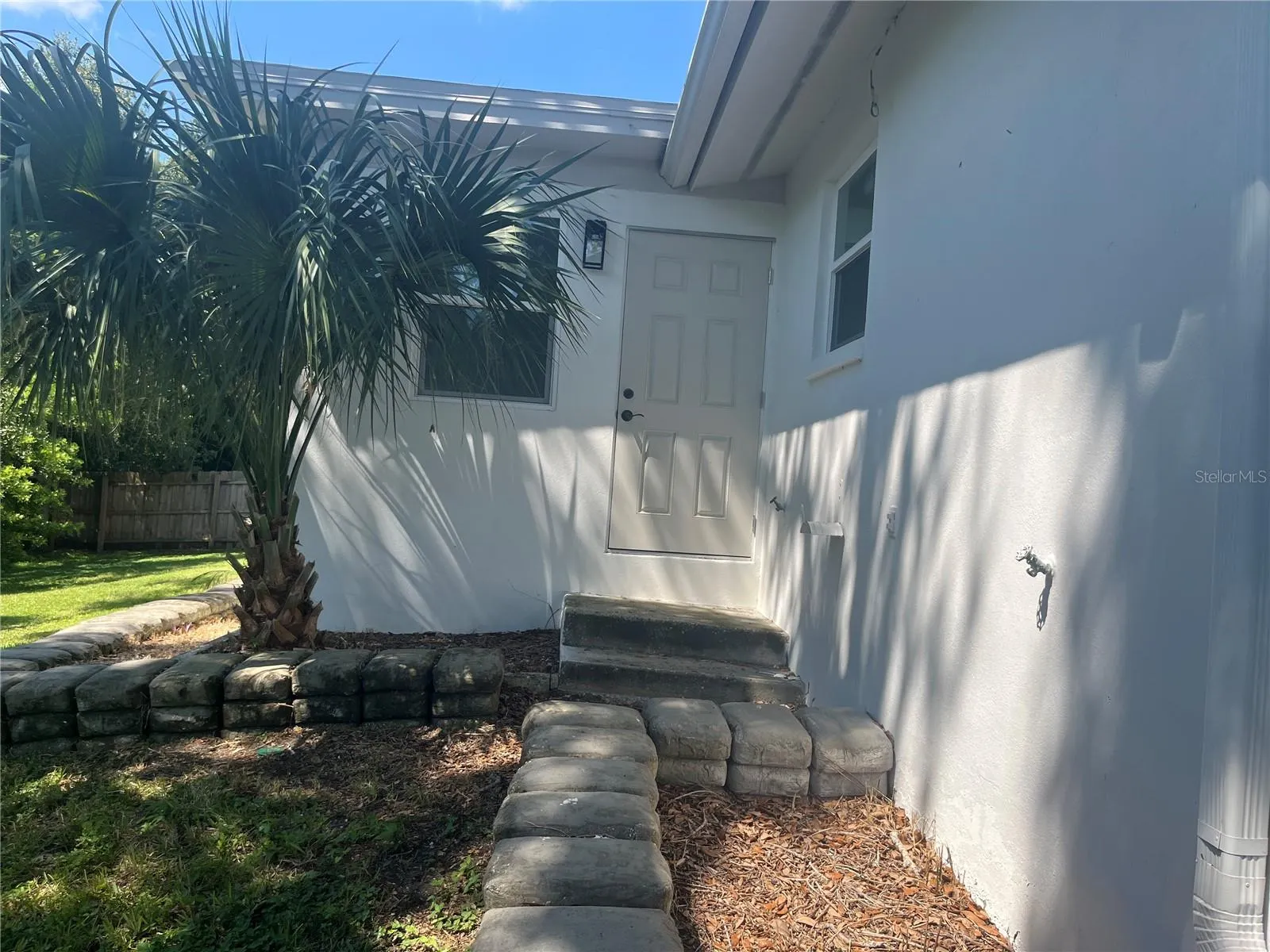 2017 REBECCA DR