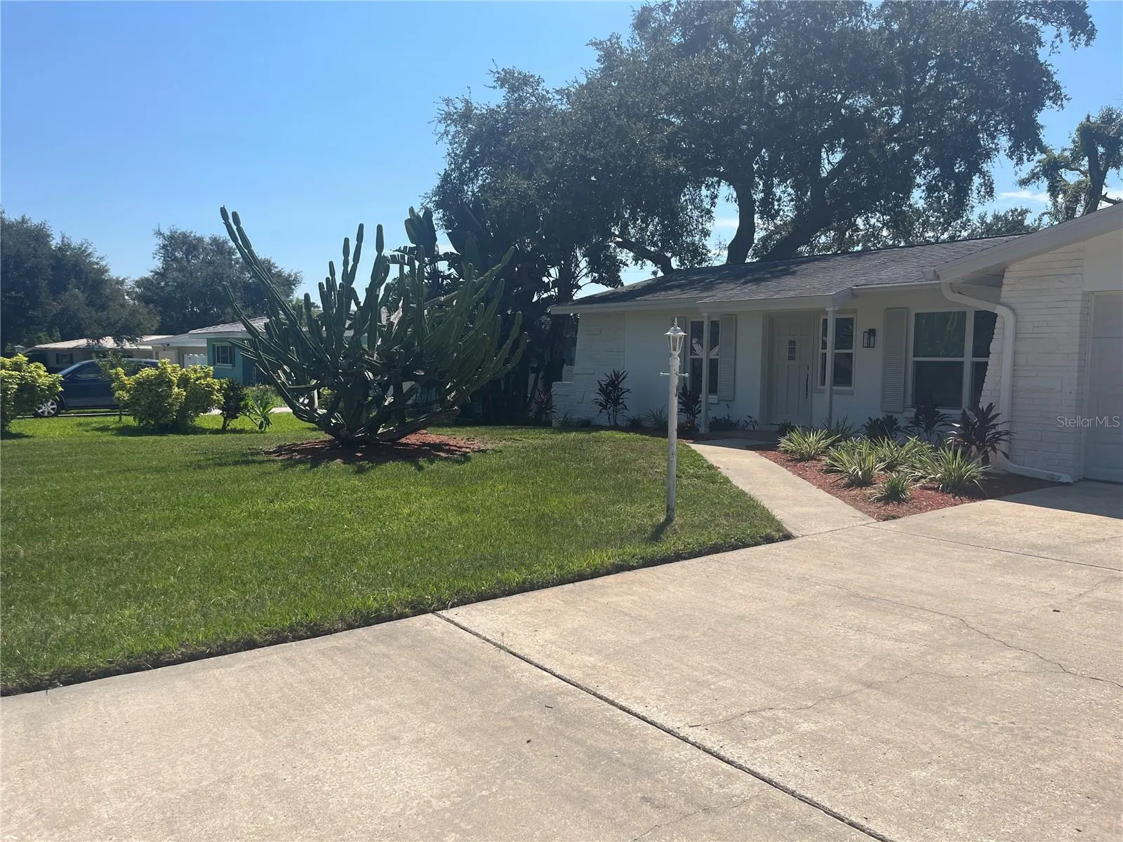 2017 REBECCA DR
