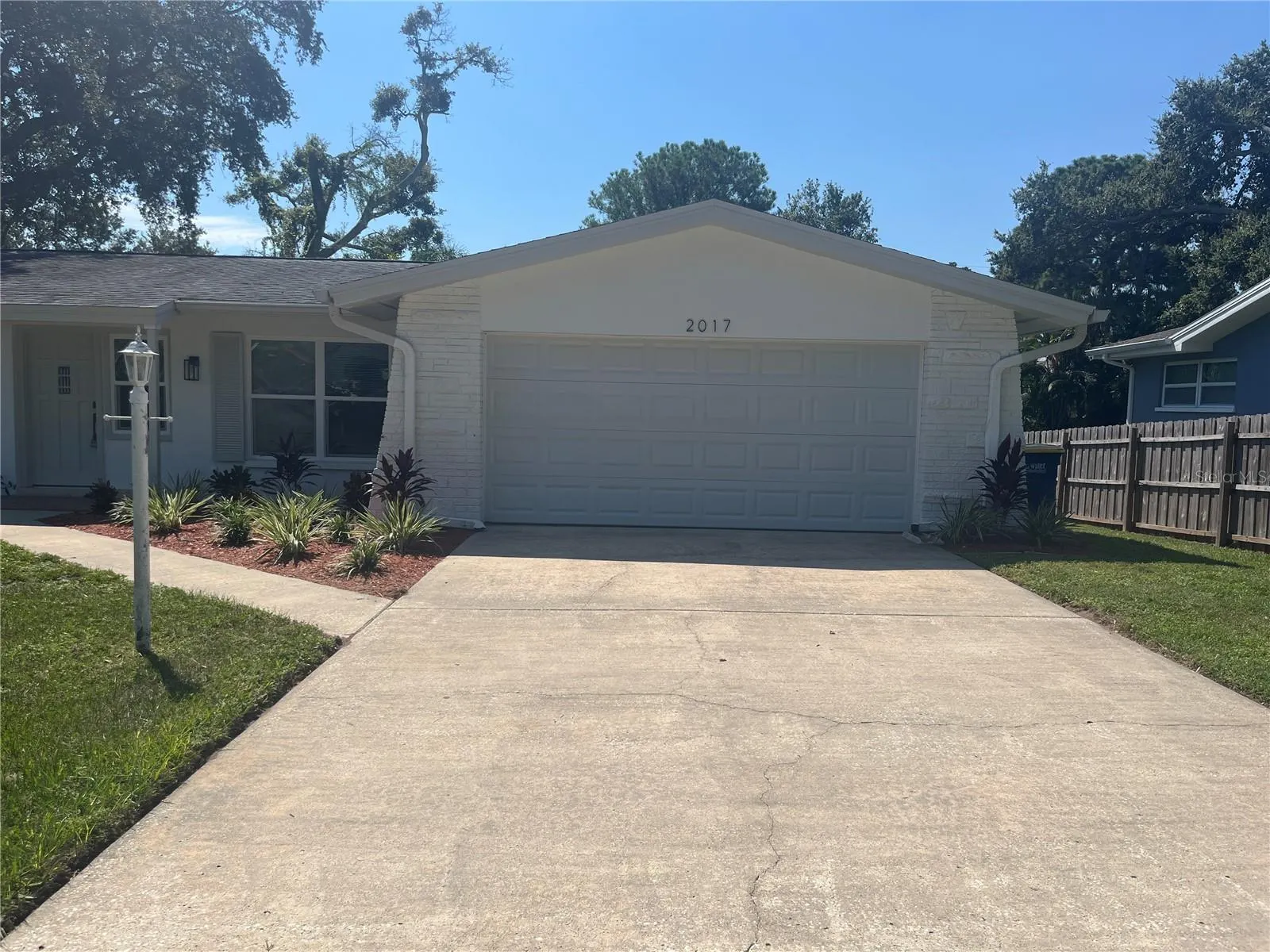 2017 REBECCA DR