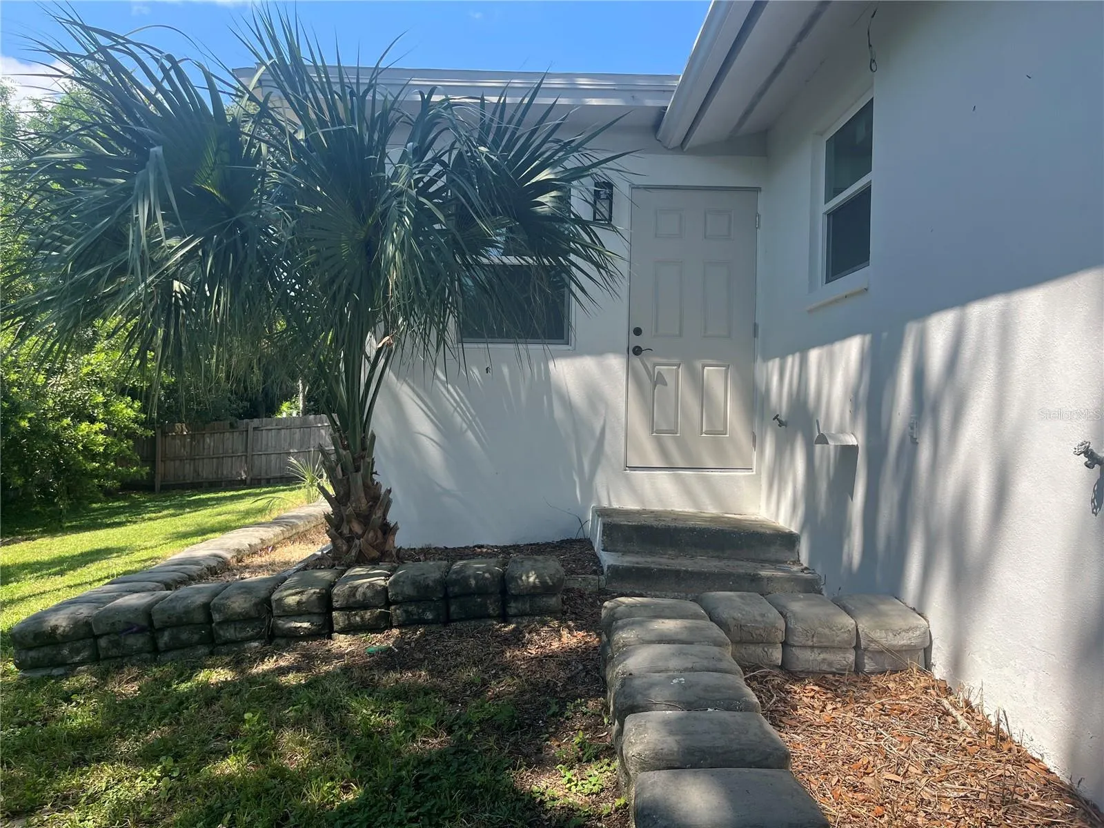2017 REBECCA DR