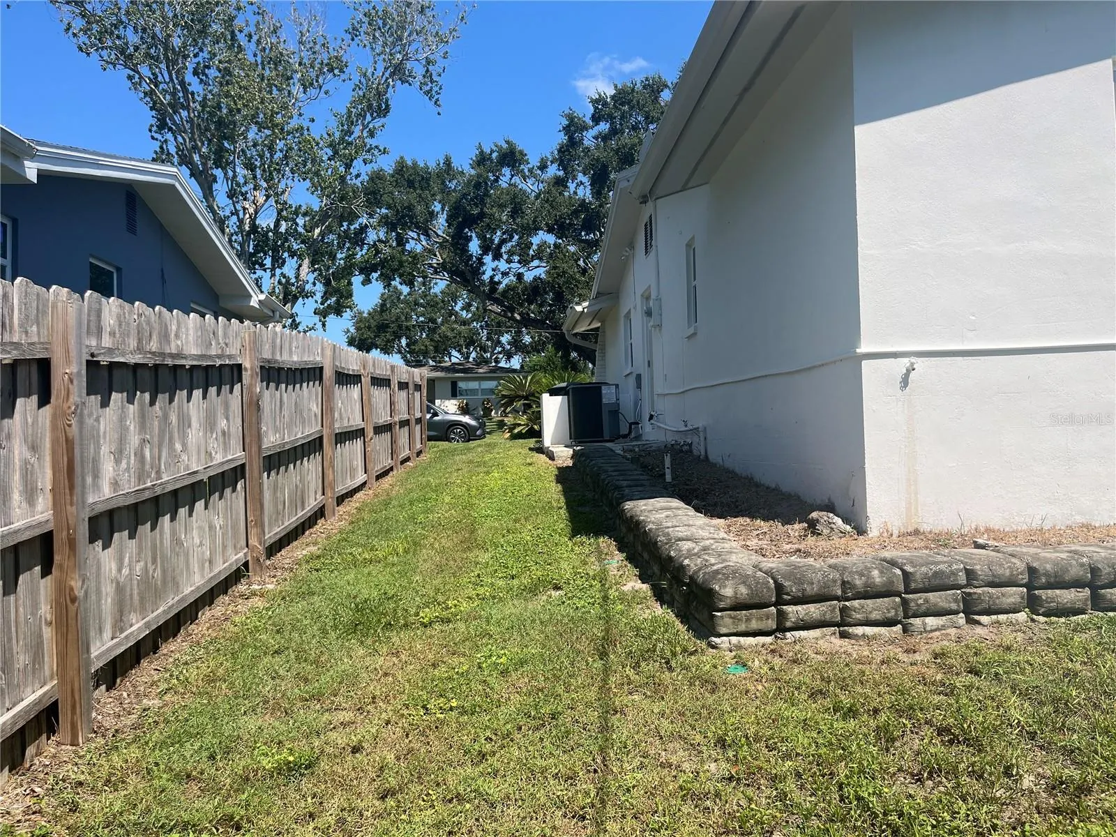 2017 REBECCA DR