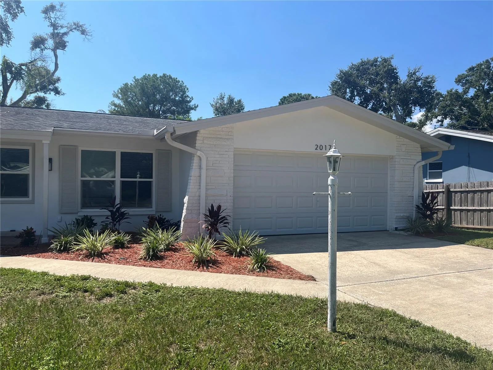 2017 REBECCA DR