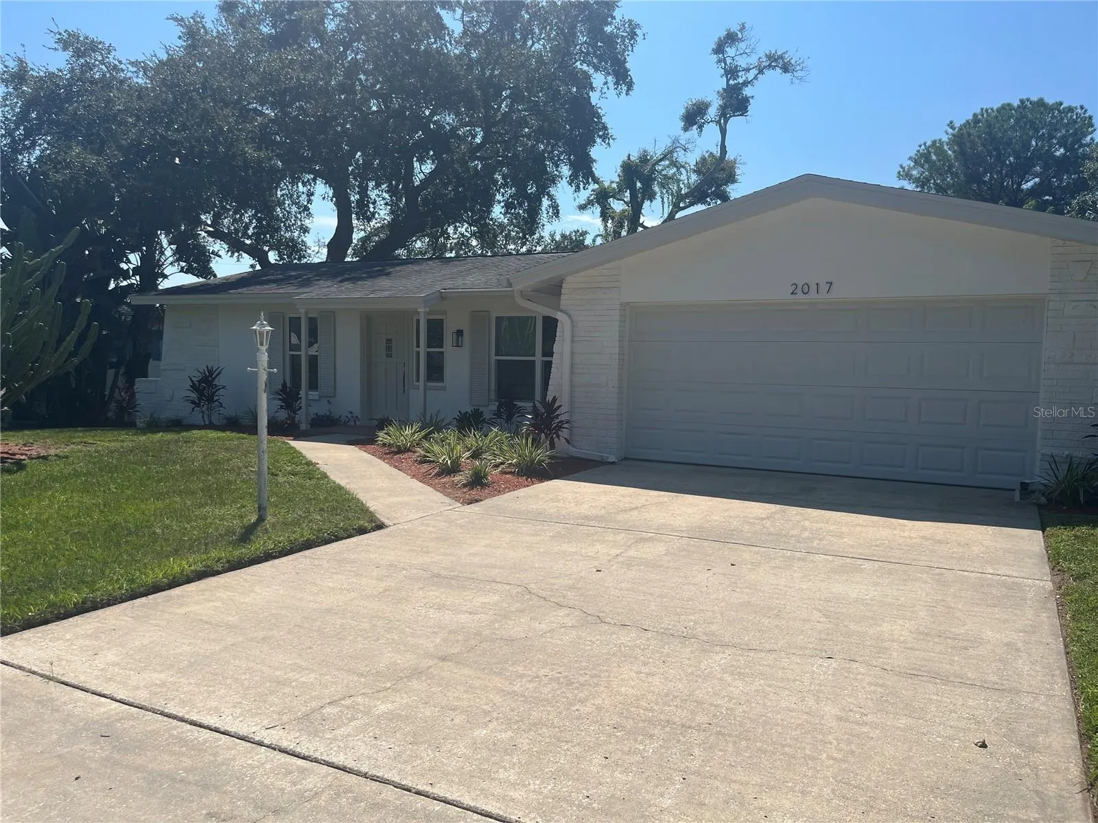 2017 REBECCA DR