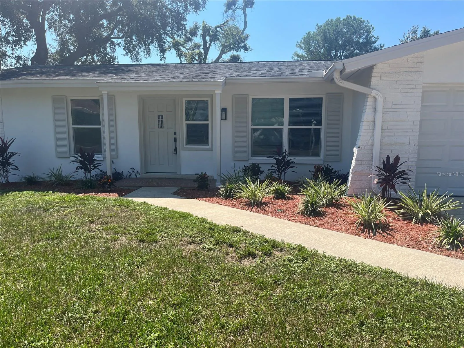 2017 REBECCA DR