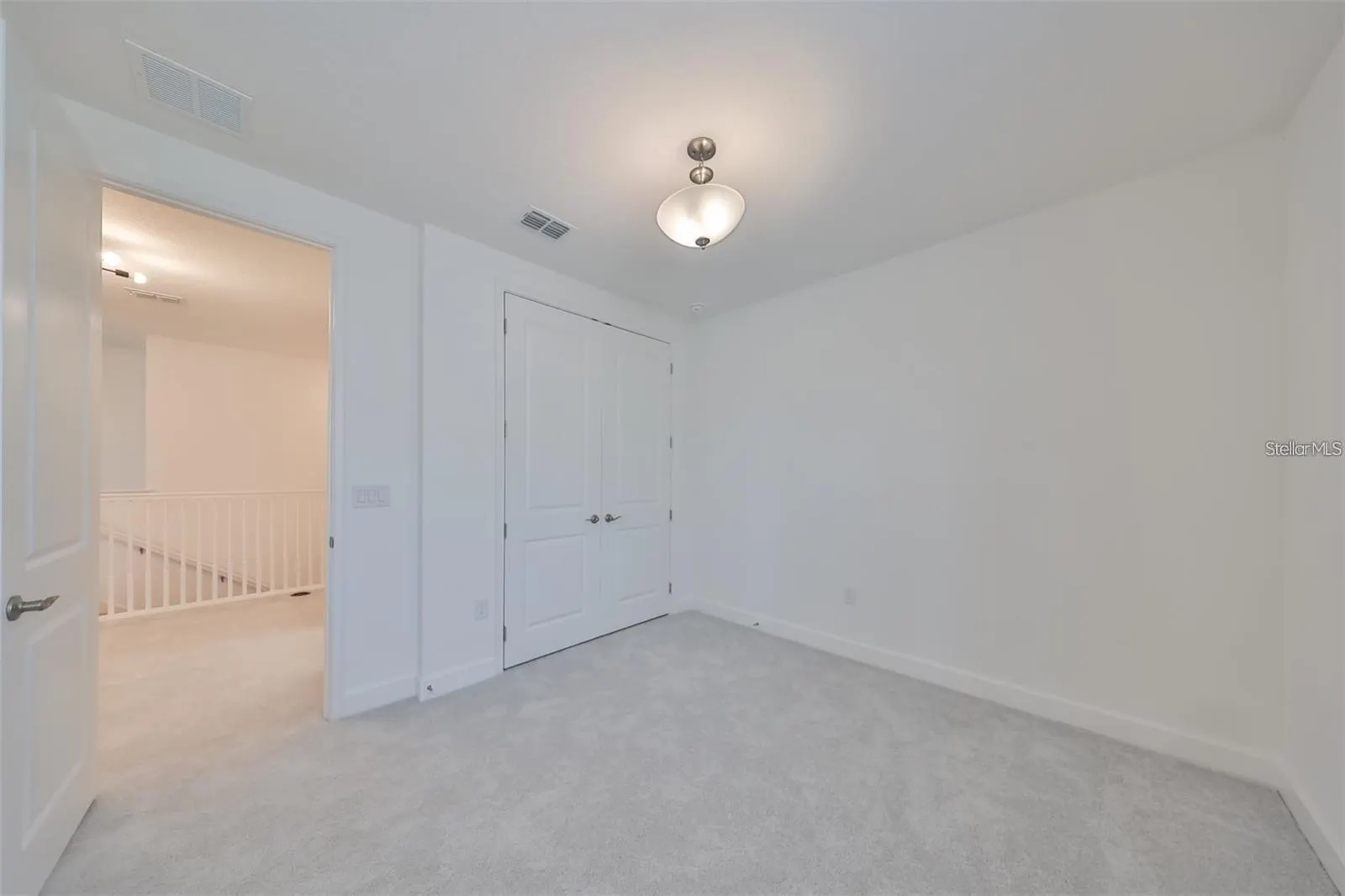 933 SIGNET DR