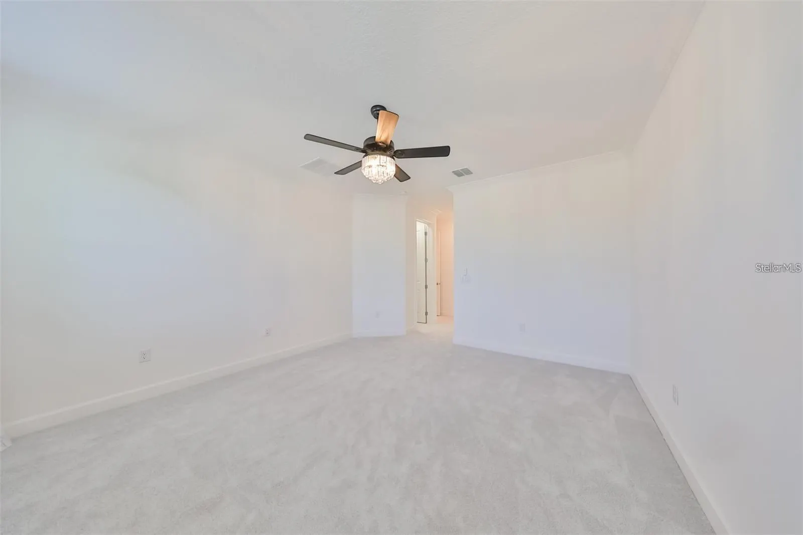 933 SIGNET DR