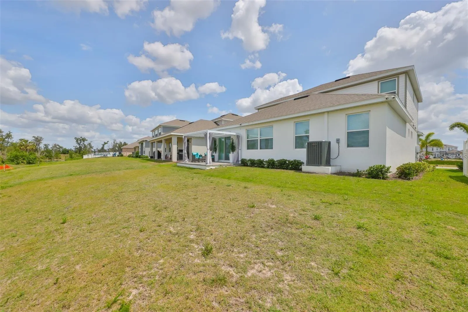 933 SIGNET DR