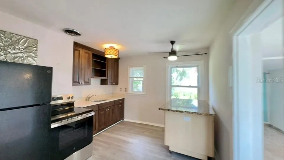 332 BUENA VISTA DR S
