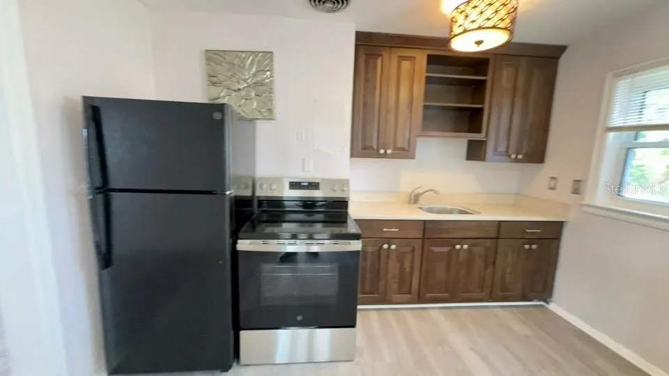 332 BUENA VISTA DR S
