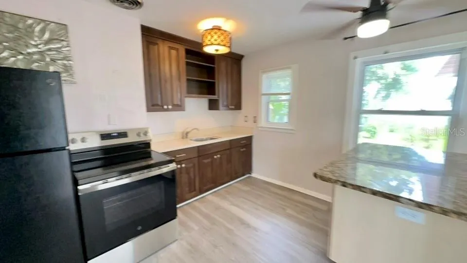 332 BUENA VISTA DR S