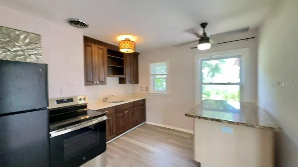 332 BUENA VISTA DR S