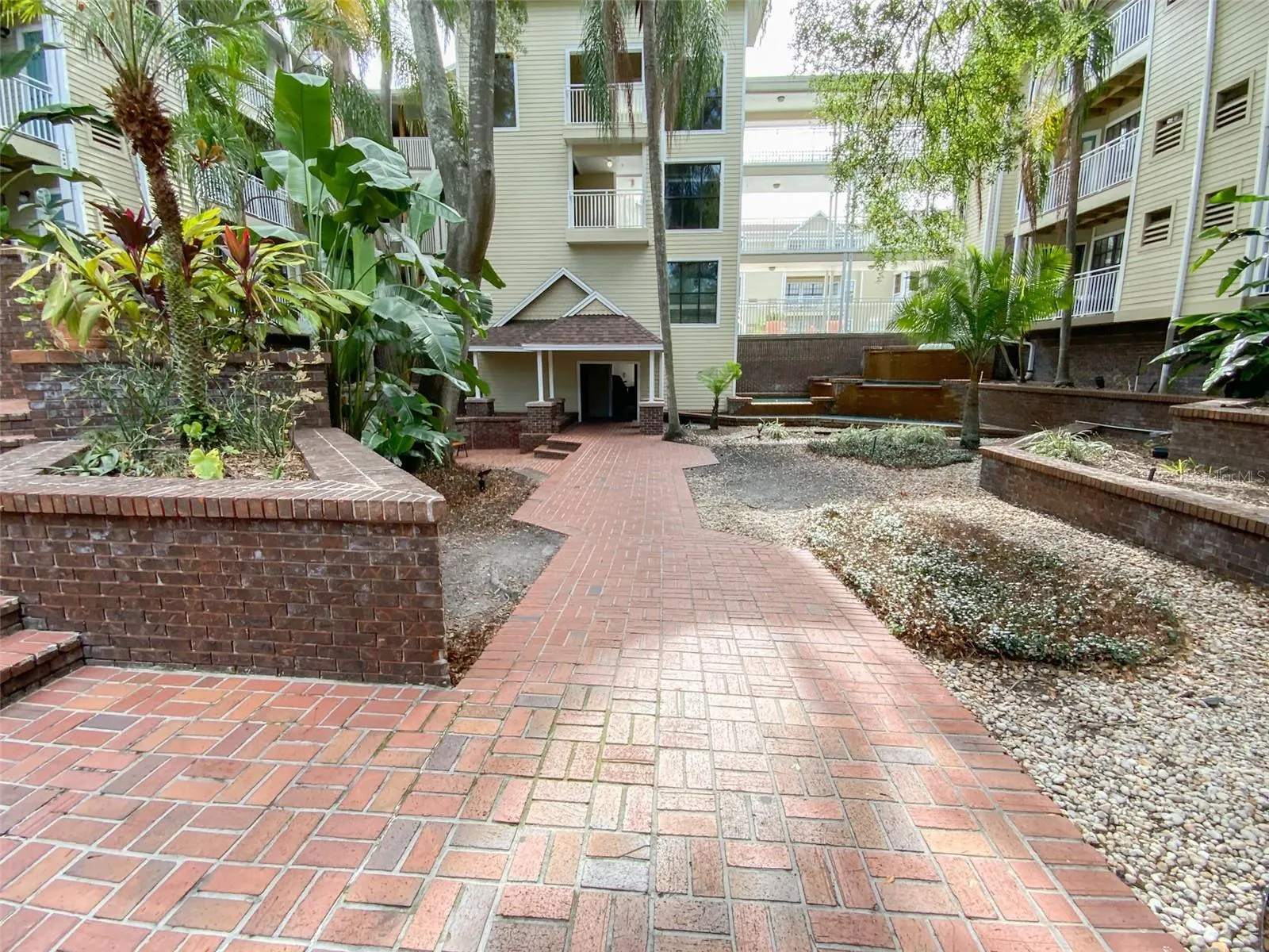 1000 W HORATIO ST #324, #324