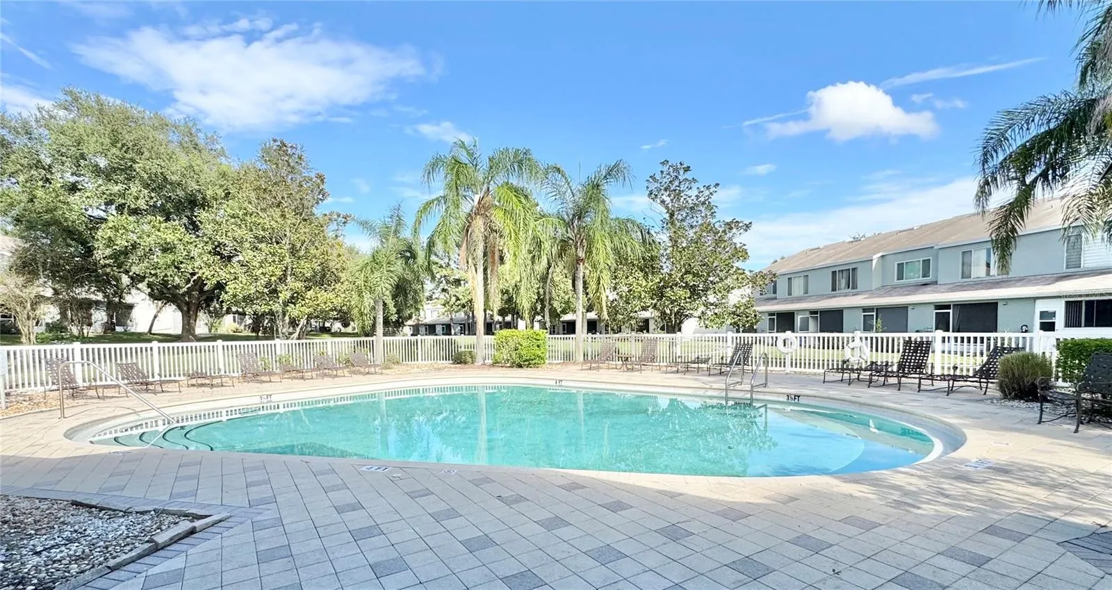 2246 LAKE WOODBERRY CIR