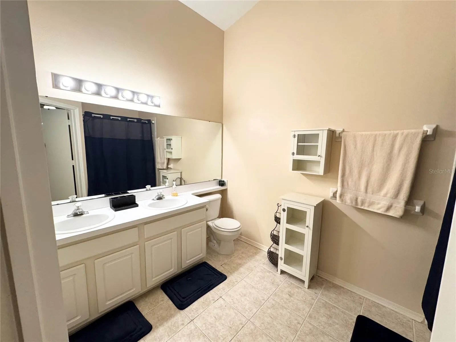 2246 LAKE WOODBERRY CIR