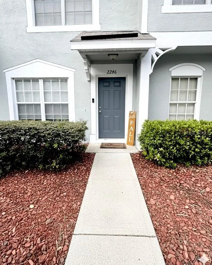 2246 LAKE WOODBERRY CIR