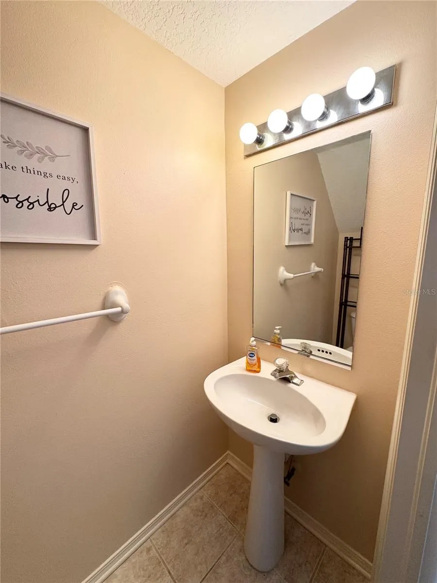 2246 LAKE WOODBERRY CIR