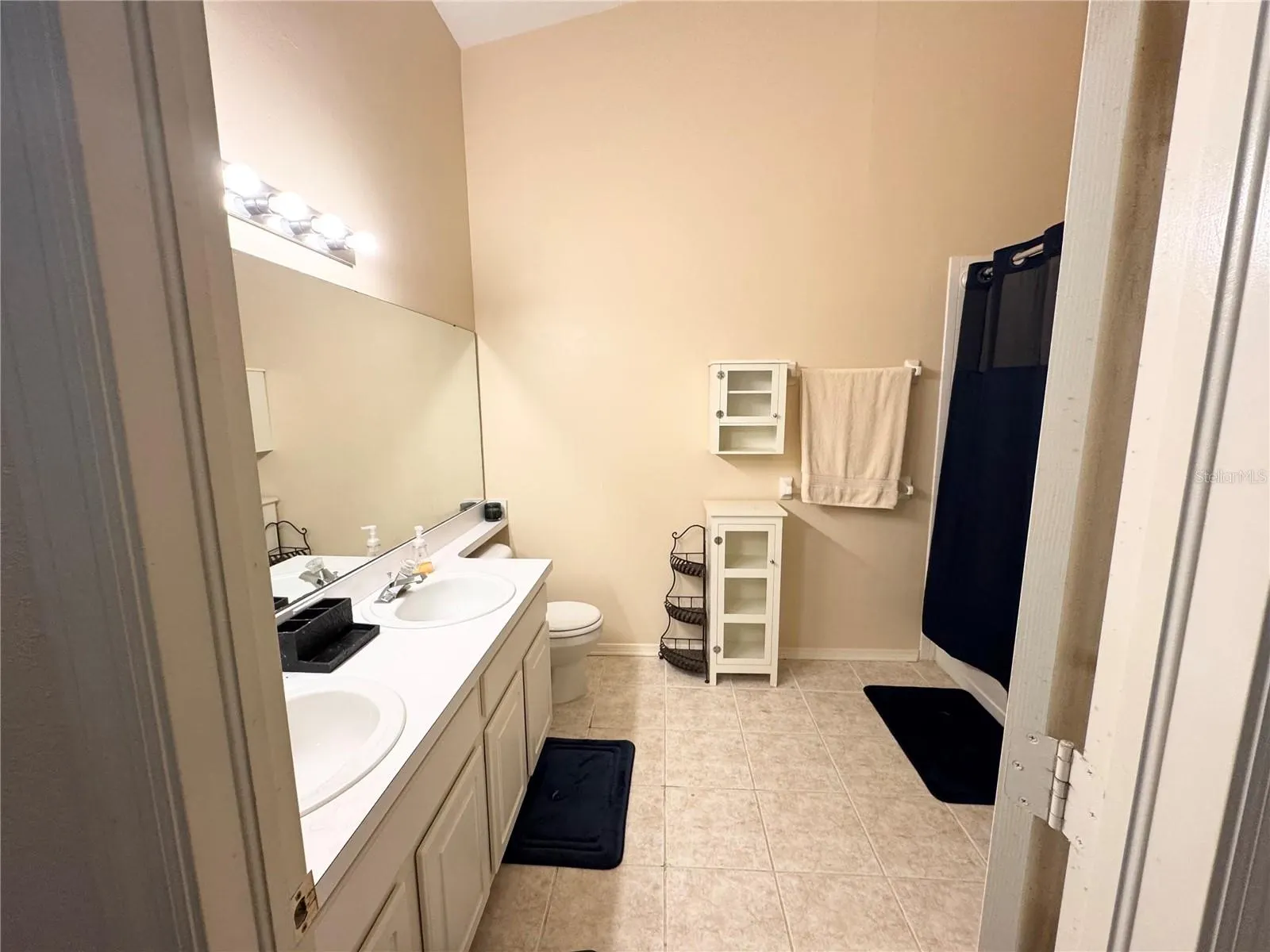 2246 LAKE WOODBERRY CIR