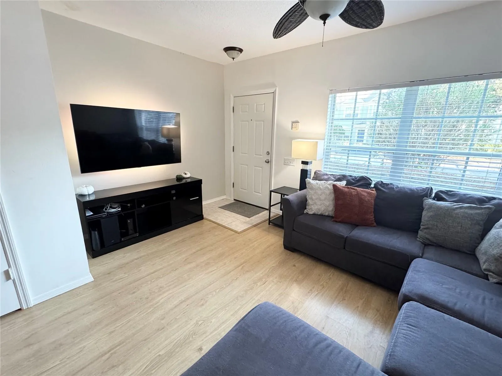 2246 LAKE WOODBERRY CIR