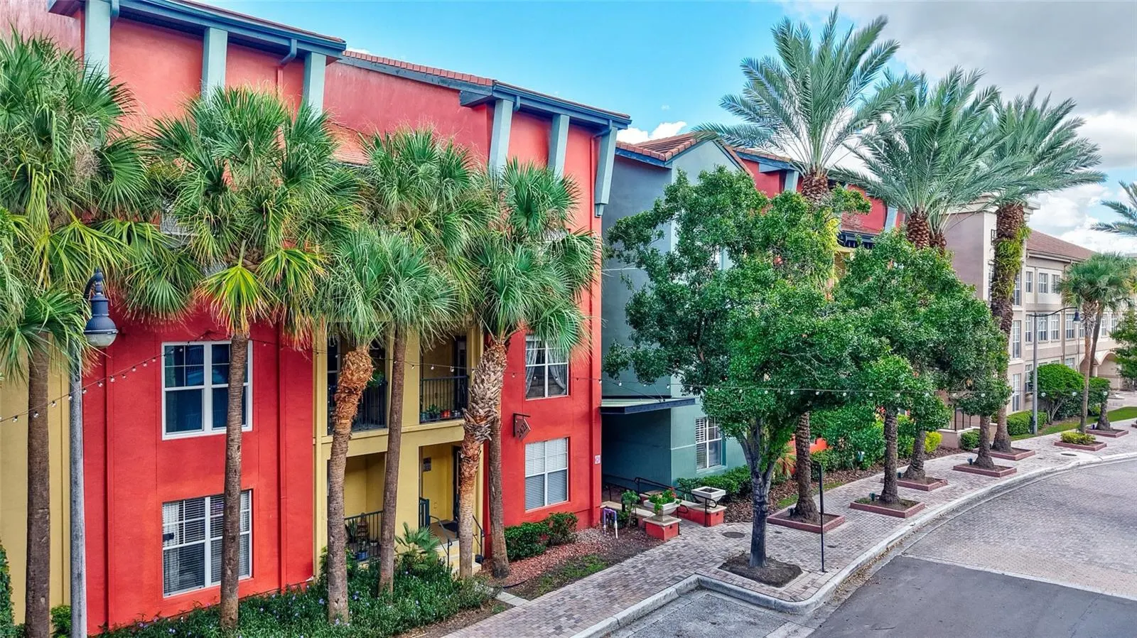 2421 W HORATIO ST #820, #820