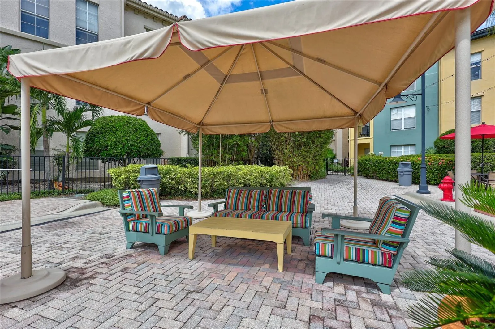 2421 W HORATIO ST #820, #820
