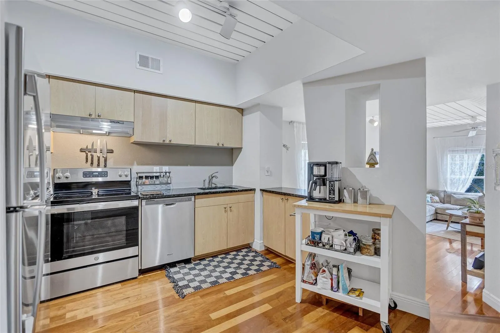 2421 W HORATIO ST #820, #820
