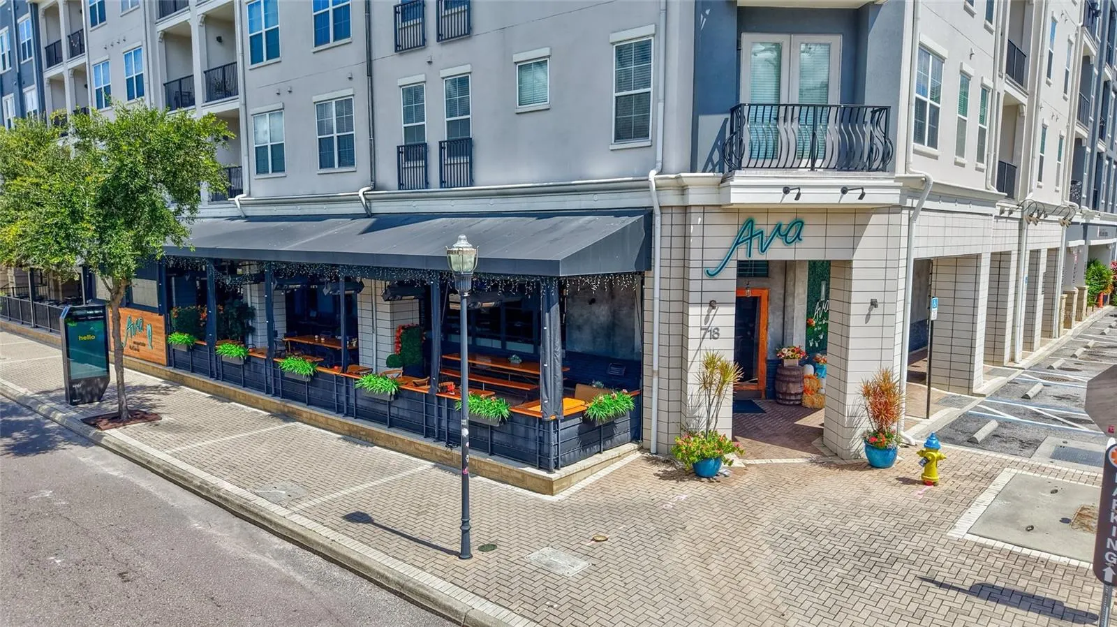 2421 W HORATIO ST #820, #820