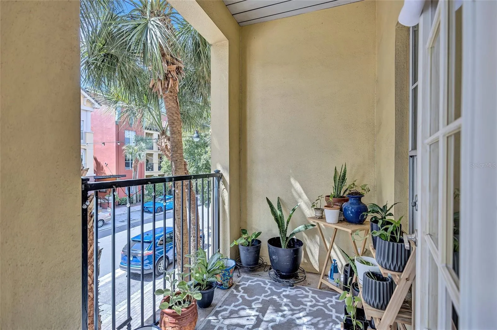 2421 W HORATIO ST #820, #820