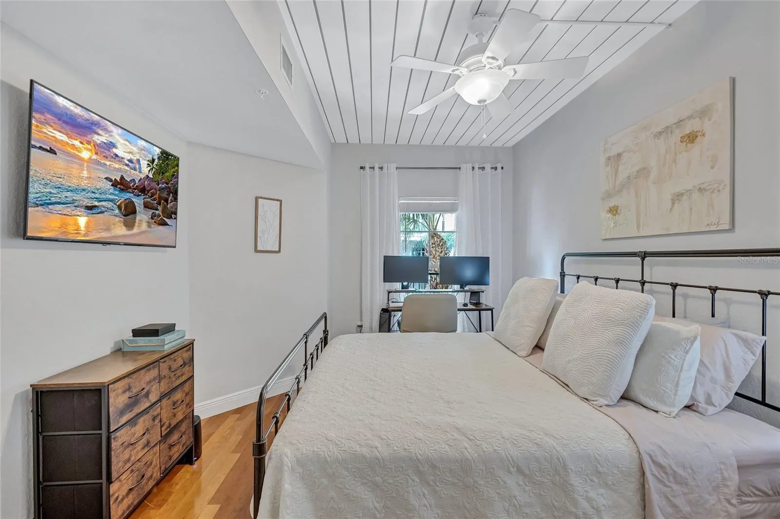 2421 W HORATIO ST #820, #820