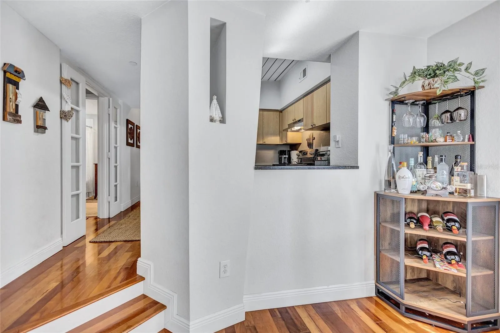 2421 W HORATIO ST #820, #820