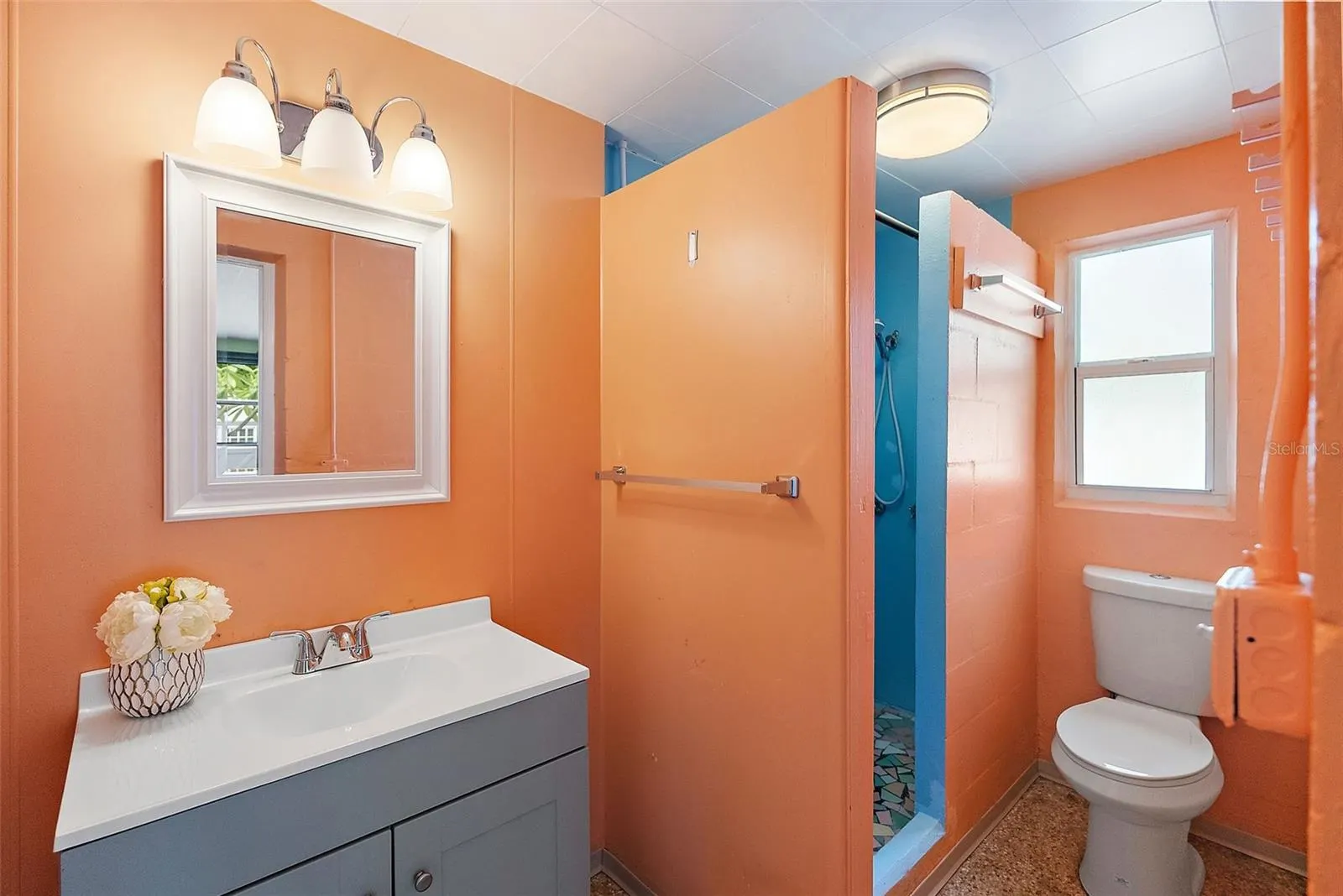2199 SUNSET CIR